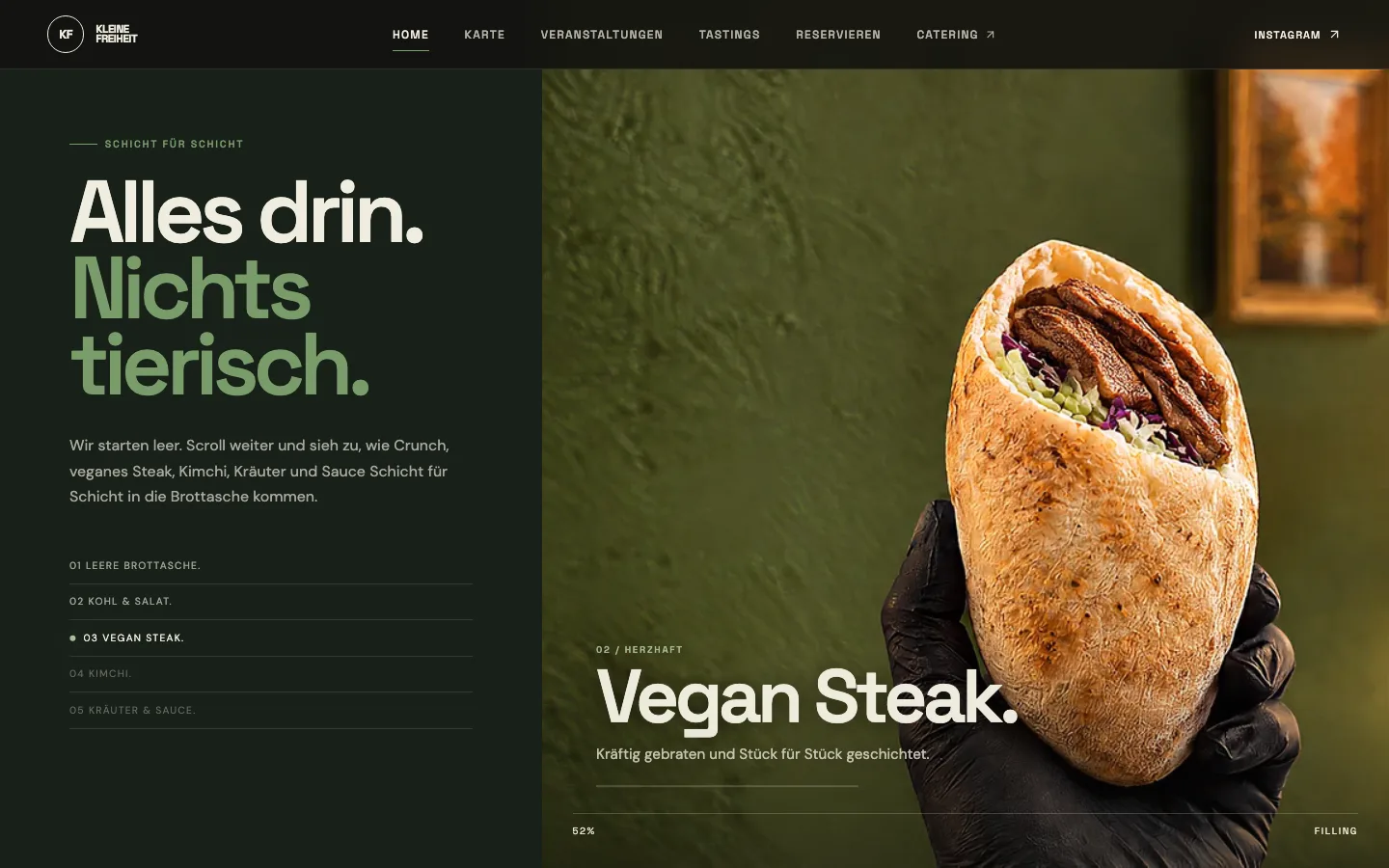 Mittlerer Zustand der Scroll-Geschichte: veganes Steak in der Brottasche